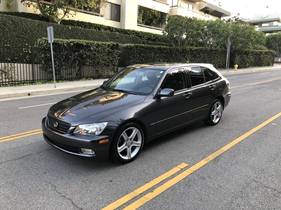 2003 Lexus IS 1st Gen - Image 4 of 31