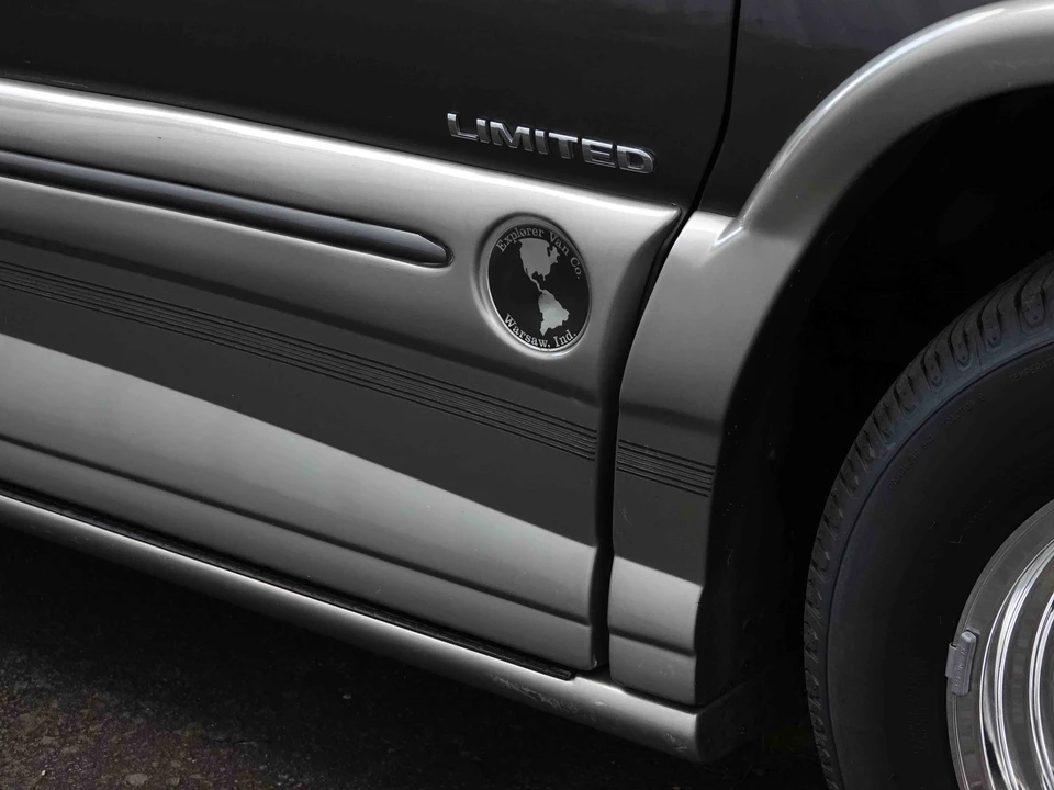 2004 Ford Econoline Van - Image 19 of 31