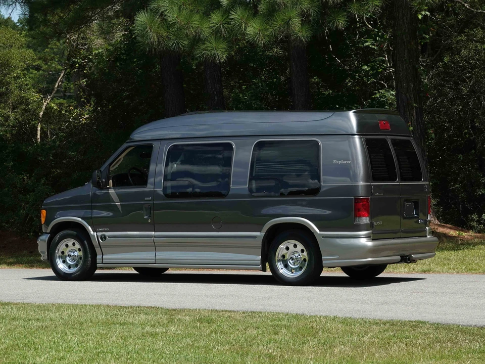 2004 Ford Econoline Van - Image 6 of 31