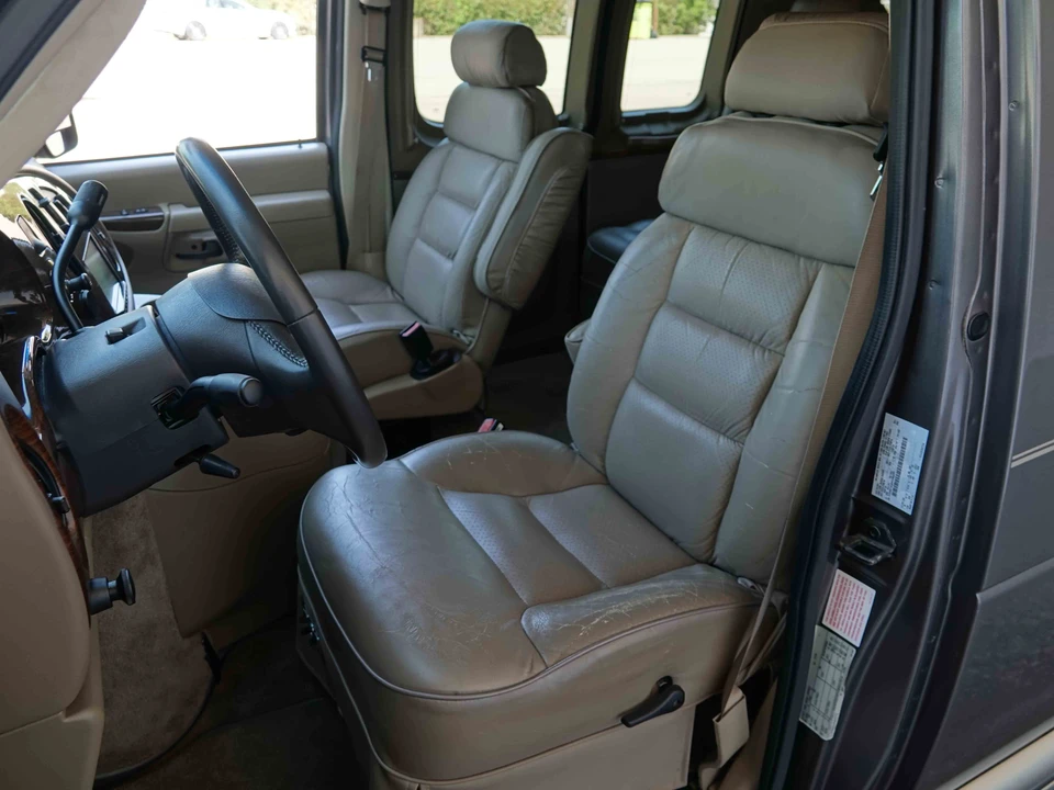 2004 Ford Econoline Van - Image 29 of 31
