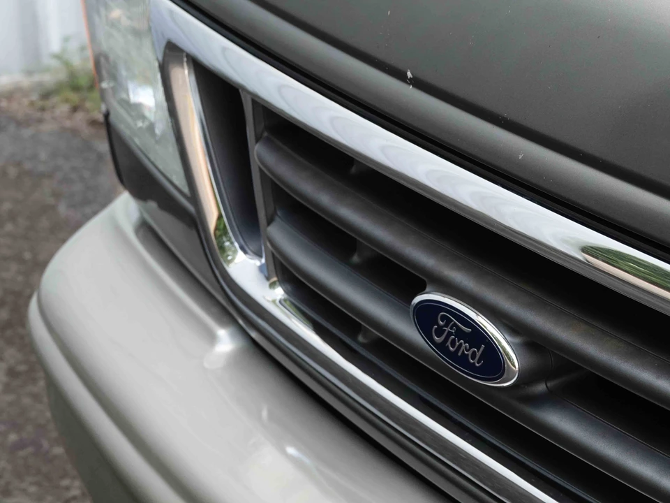 2004 Ford Econoline Van - Image 8 of 31
