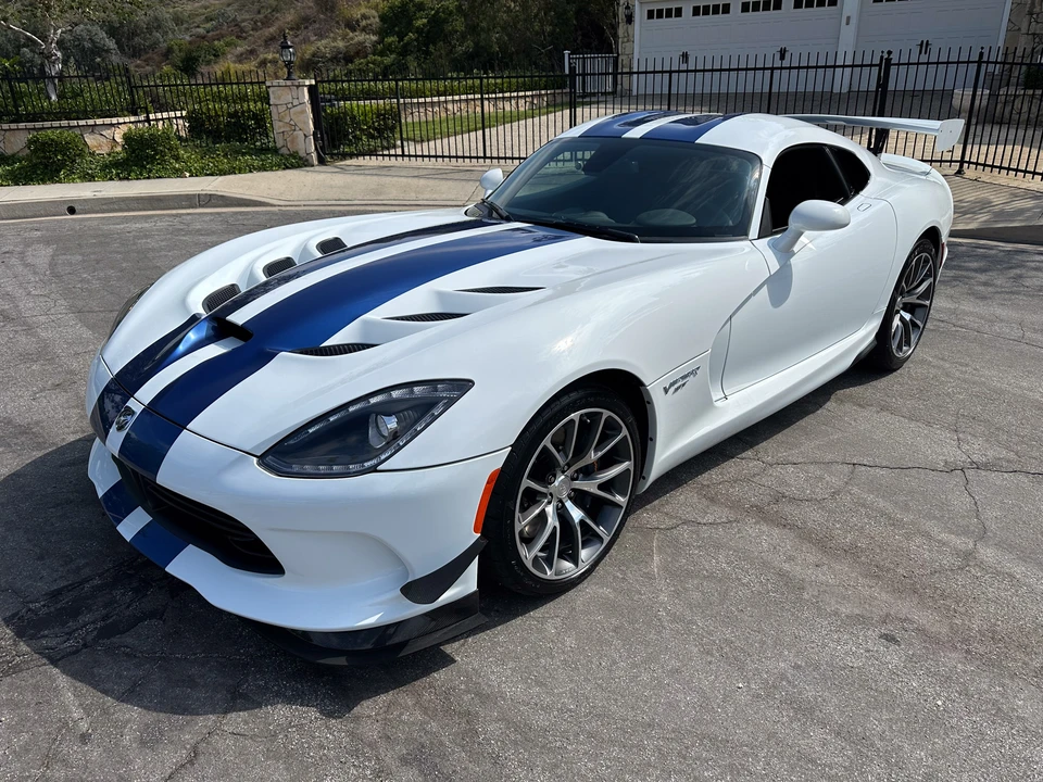 2017 Dodge Viper 5th Gen - Image 2 of 31