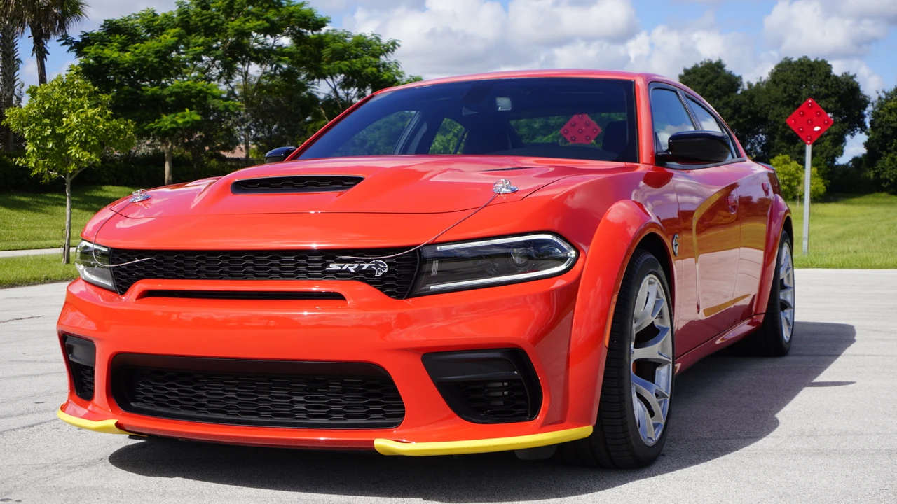 2023 Dodge Charger SRT Hellcat 7th Gen - Image 17 of 31