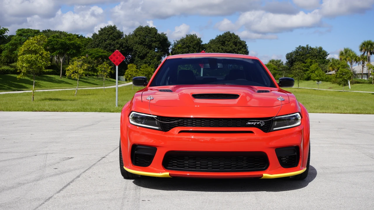 2023 Dodge Charger SRT Hellcat 7th Gen - Image 13 of 31