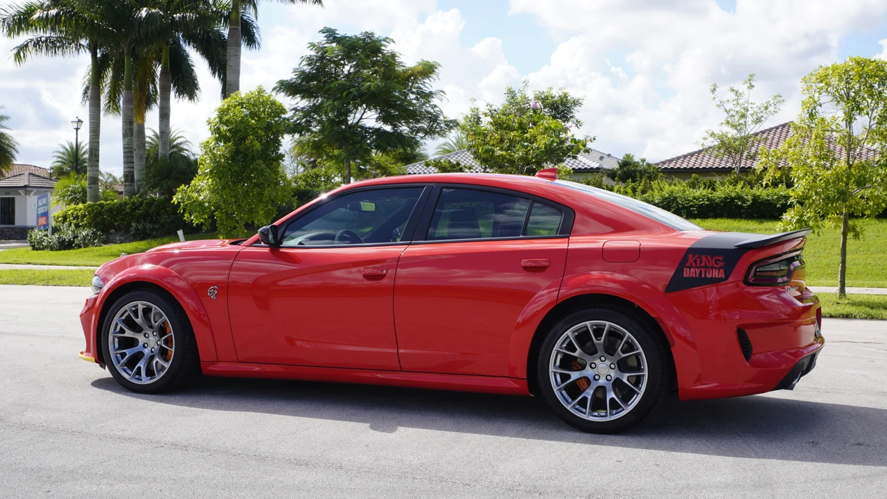 2023 Dodge Charger SRT Hellcat 7th Gen - Image 25 of 31