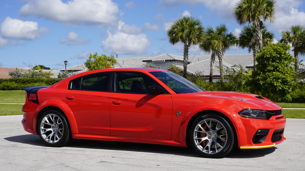 2023 Dodge Charger SRT Hellcat 7th Gen - Image 2 of 31