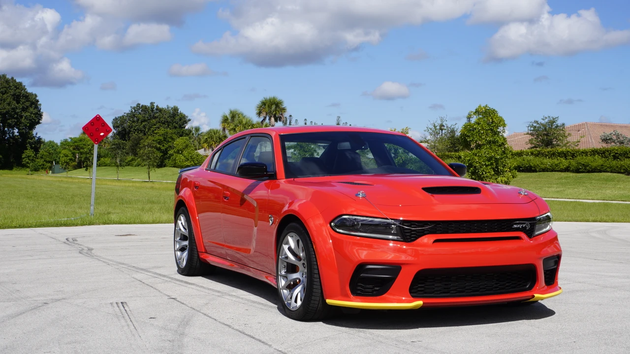 2023 Dodge Charger SRT Hellcat 7th Gen - Image 8 of 31