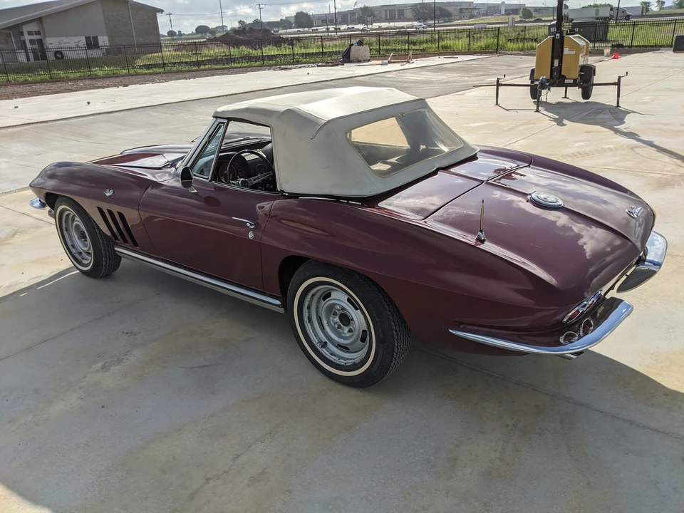 1965 Chevrolet Corvette C2 - Image 13 of 31