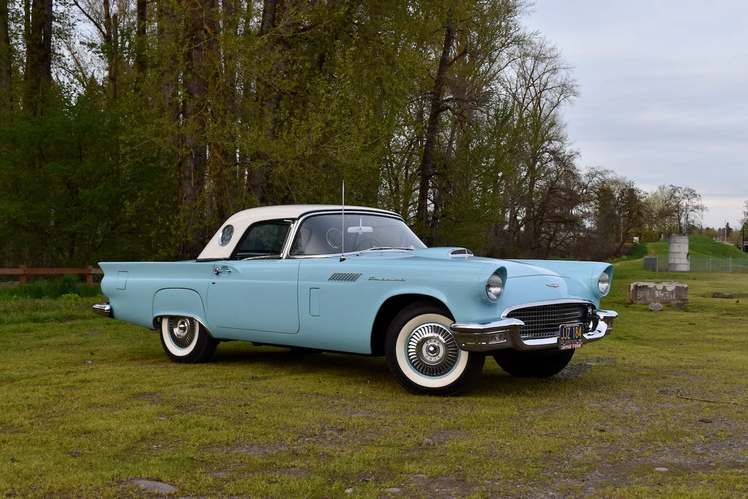 1957 Ford Thunderbird 1st Gen - Image 24 of 31