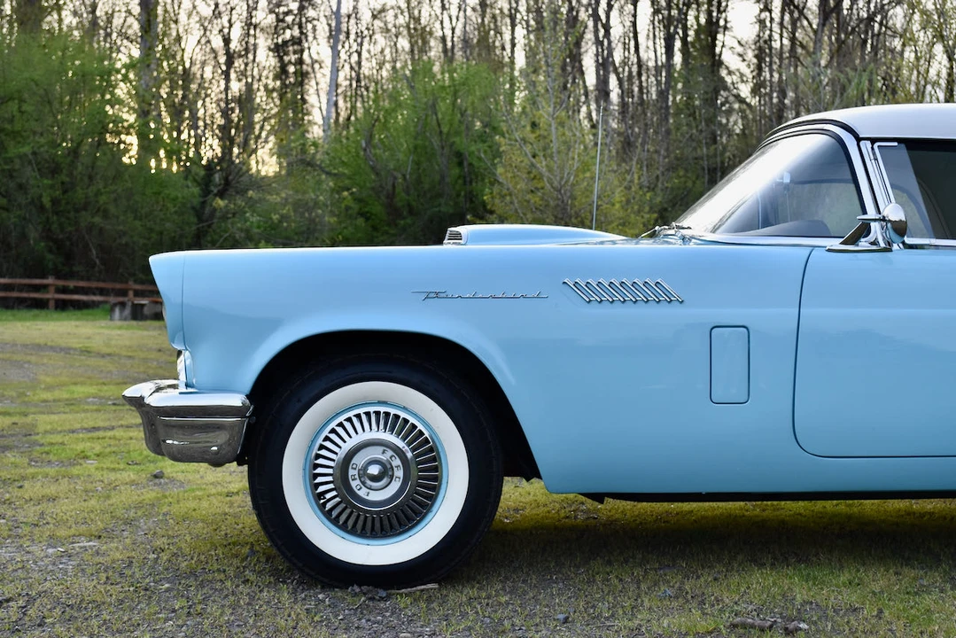 1957 Ford Thunderbird 1st Gen - Image 28 of 31