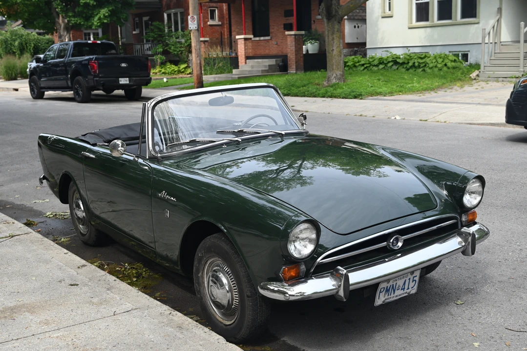 1966 Sunbeam Alpine Series V - Image 2 of 31