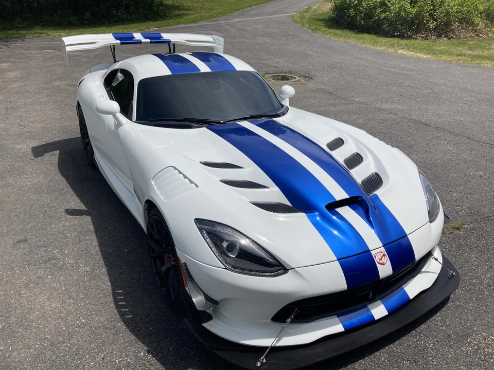 2017 Dodge Viper ACR 5th Gen - Image 2 of 31