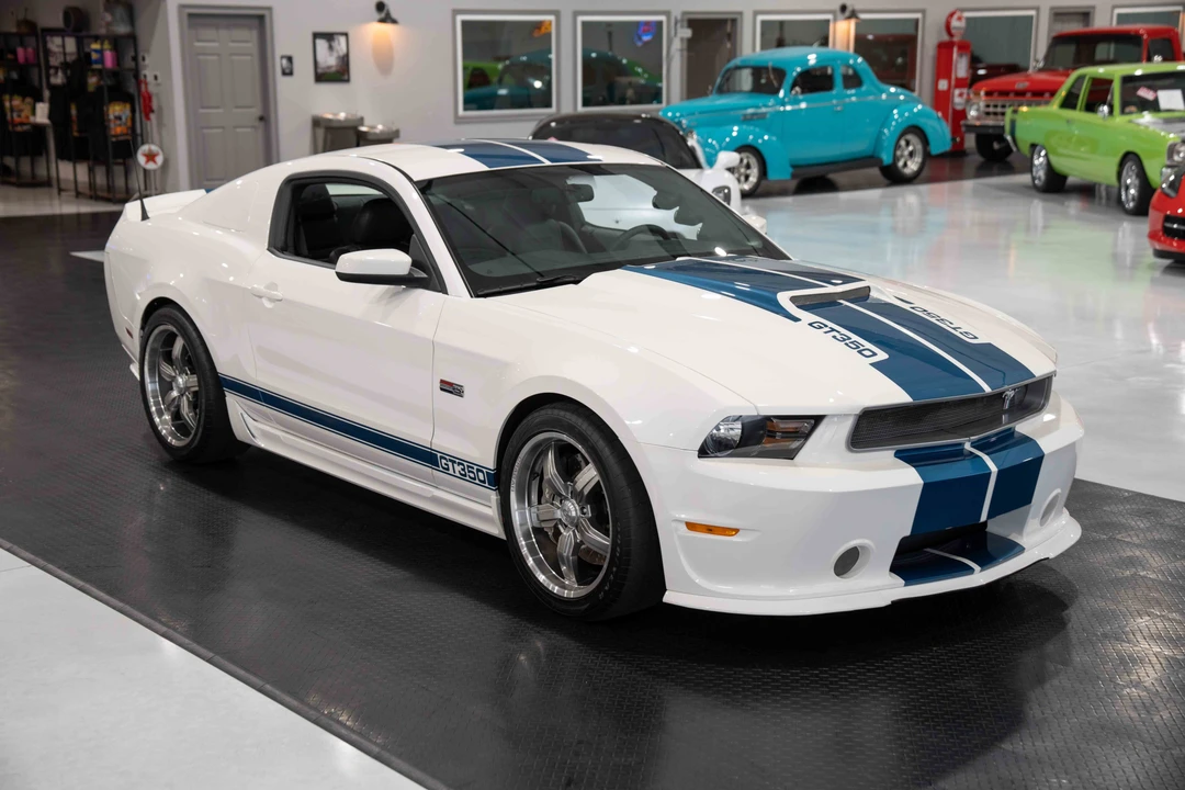 2011 Ford S197 Mustang - Image 2 of 31