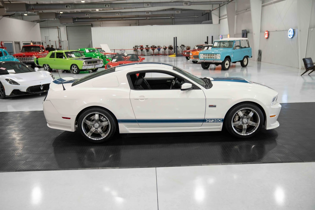 2011 Ford S197 Mustang - Image 16 of 31