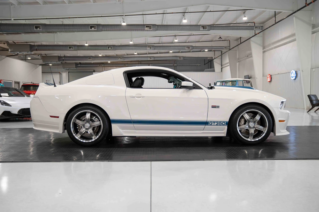 2011 Ford S197 Mustang - Image 15 of 31