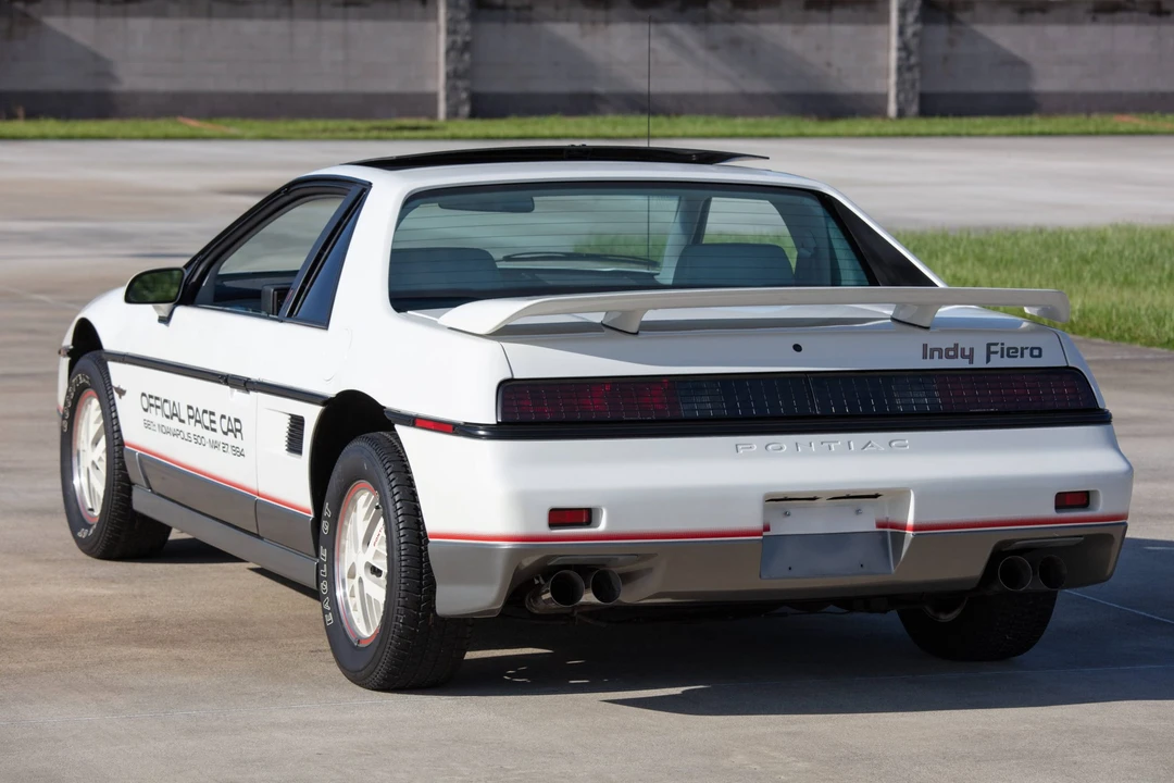 1984 Pontiac Fiero - Image 9 of 31