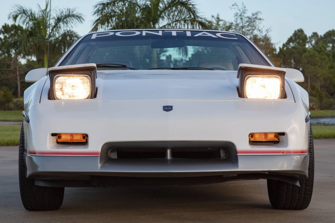 1984 Pontiac Fiero - Image 3 of 31