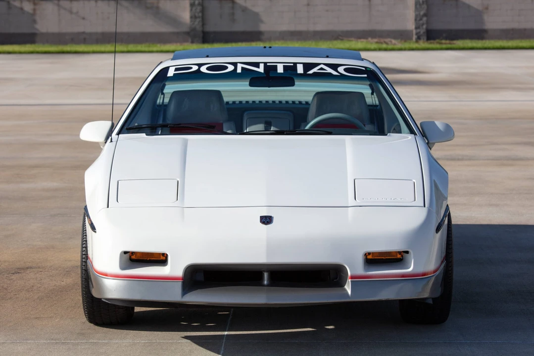 1984 Pontiac Fiero - Image 2 of 31