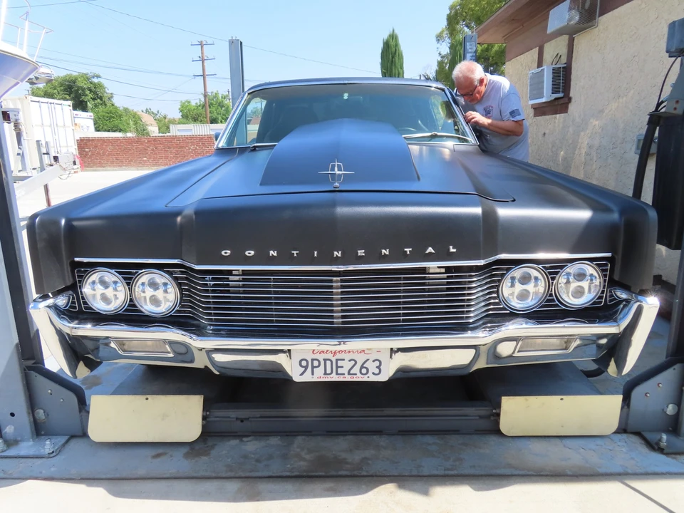 1966 Lincoln Continental 4th Gen - Image 9 of 31