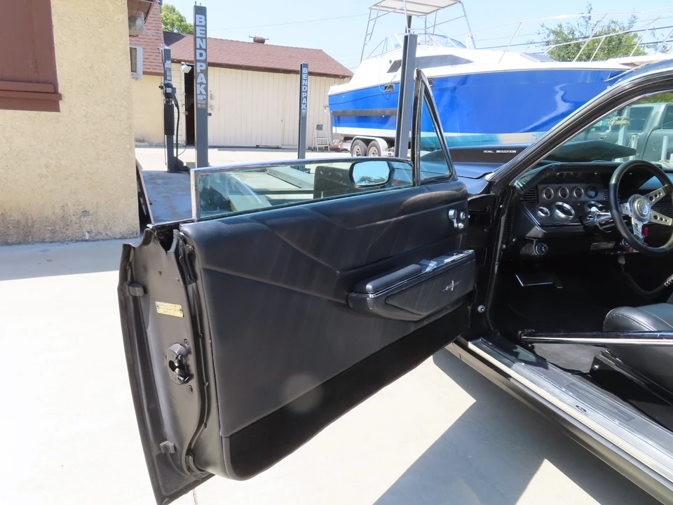 1966 Lincoln Continental 4th Gen - Image 24 of 31