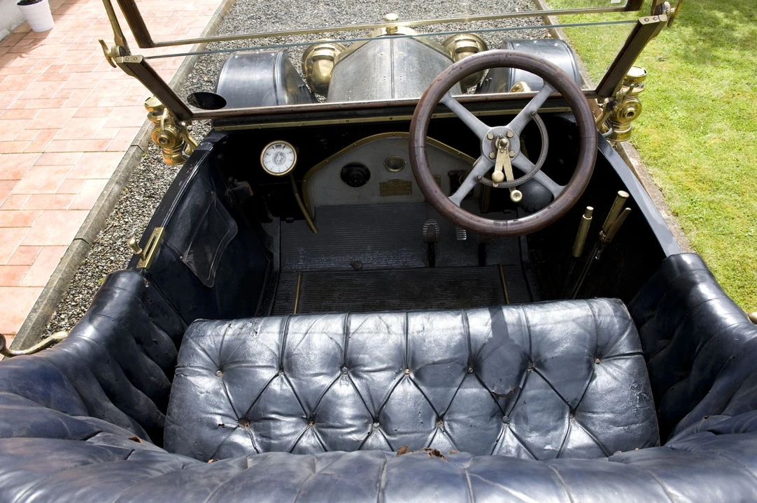 1911 Wolseley - Image 3 of 8