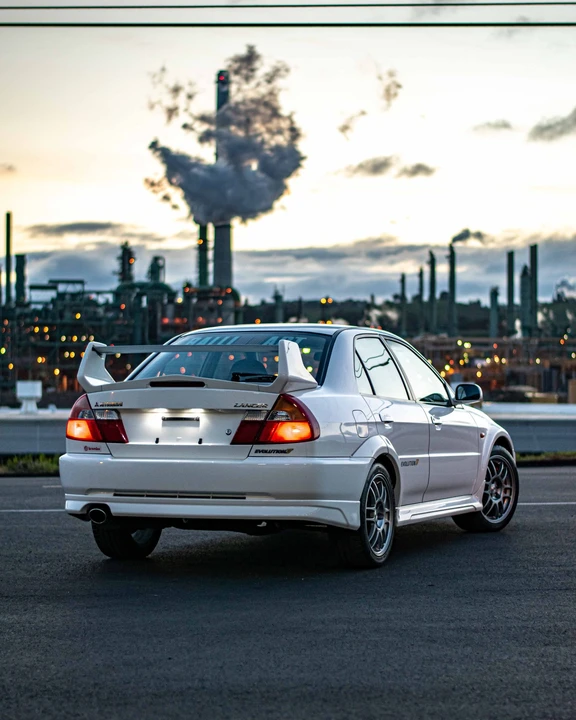 1998 Mitsubishi Lancer Evolution V 6th Gen - Image 18 of 31