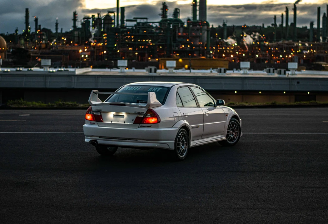 1998 Mitsubishi Lancer Evolution V 6th Gen - Image 15 of 31
