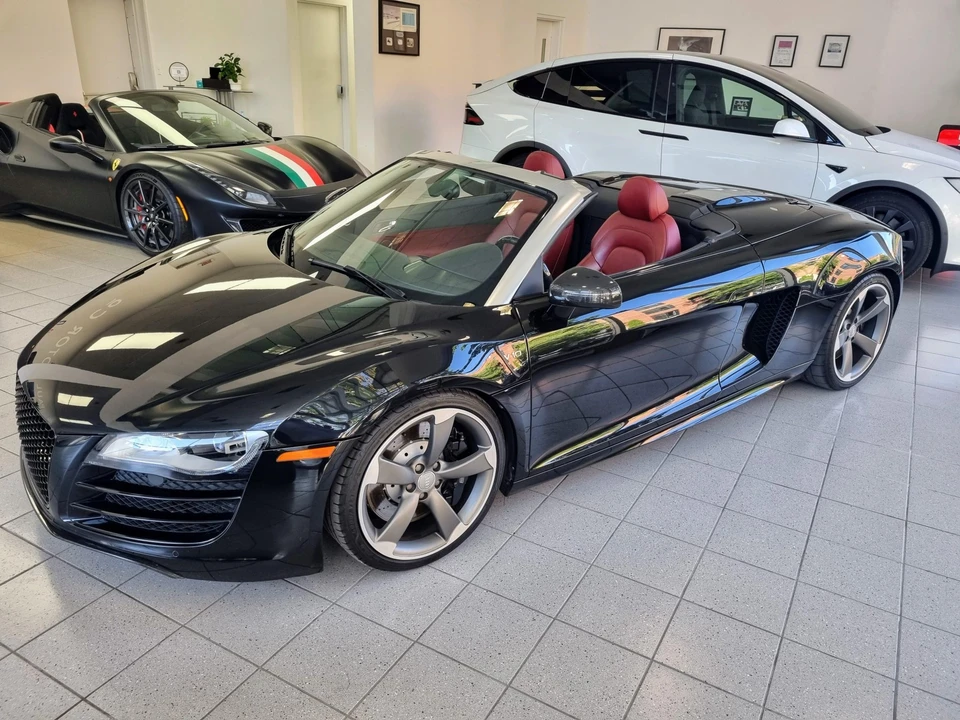 2011 Audi 42 R8 - Image 2 of 31