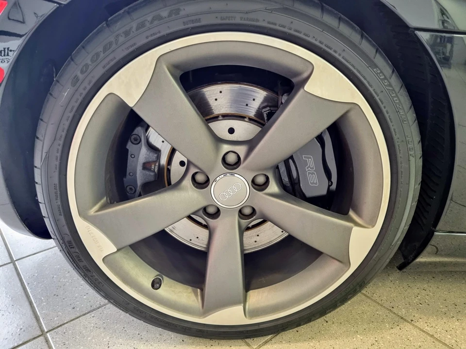 2011 Audi 42 R8 - Image 29 of 31
