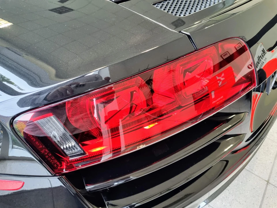 2011 Audi 42 R8 - Image 17 of 31