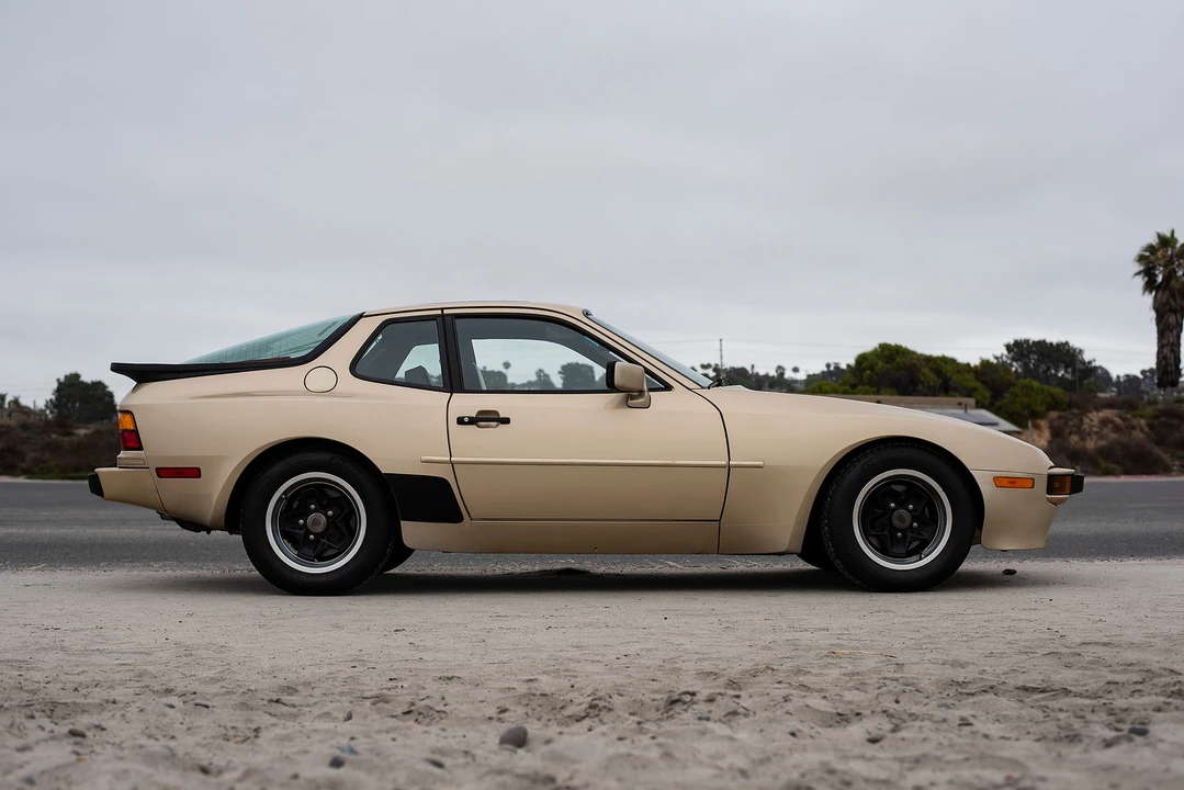 1984 Porsche 944 - Image 10 of 31