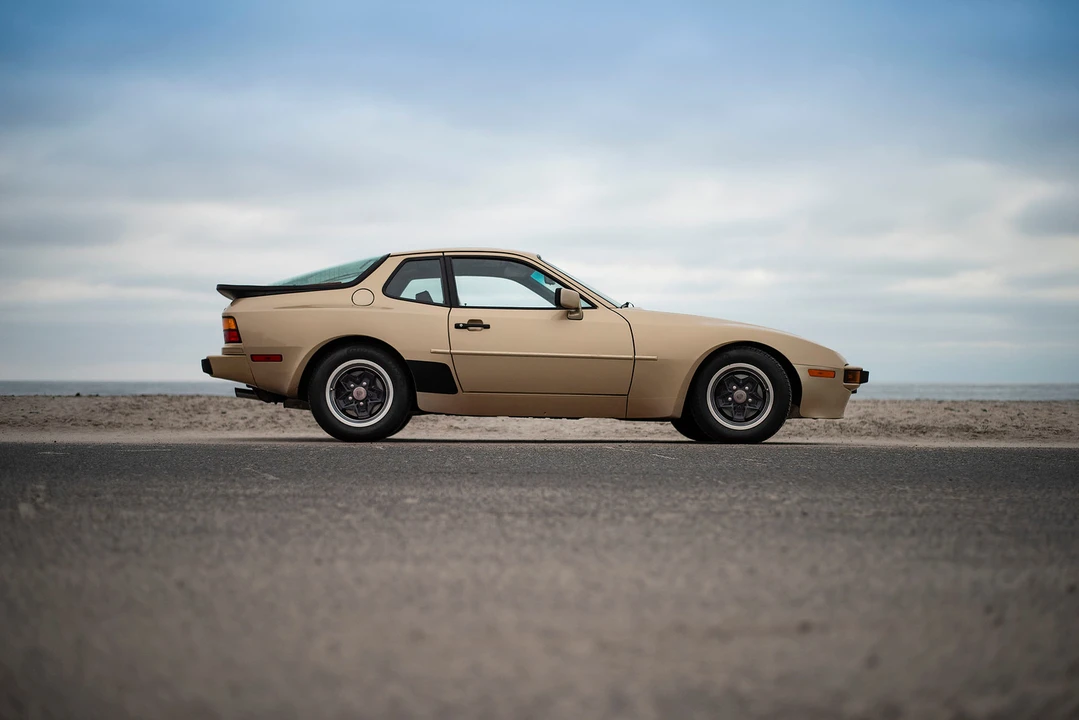 1984 Porsche 944 - Image 11 of 31
