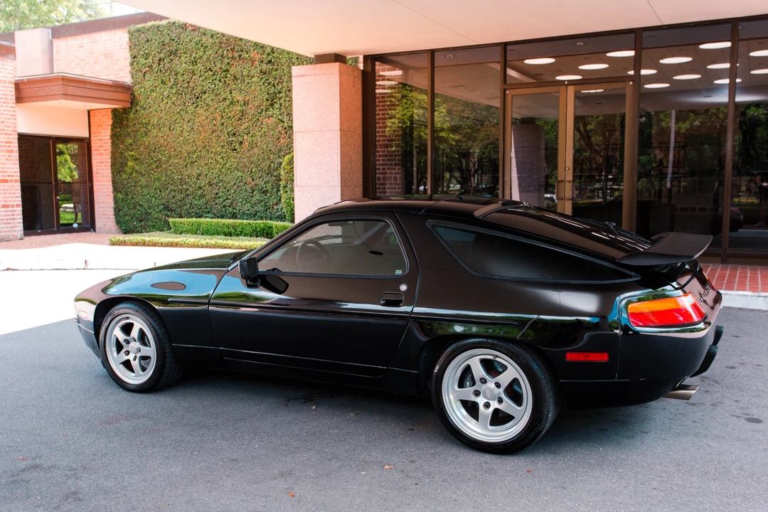 1990 Porsche 928 GT - Image 8 of 31