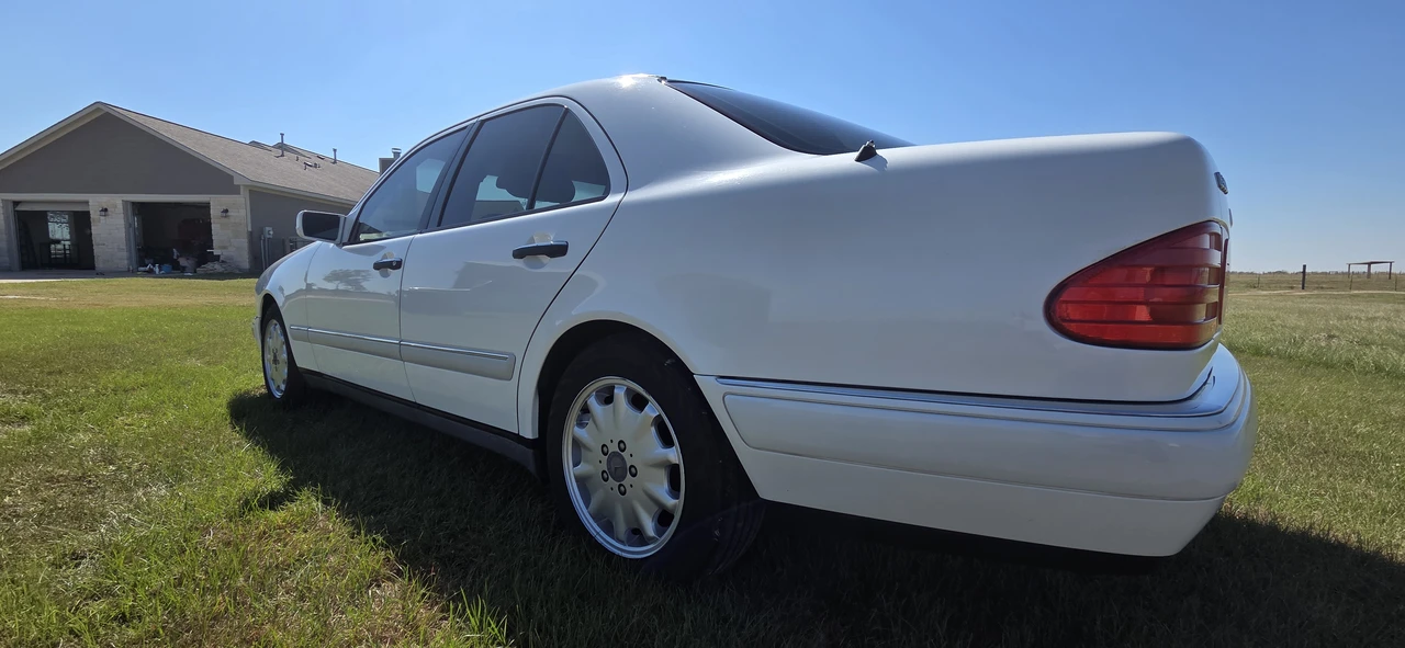 1996 Mercedes-Benz W124 E-Class - Image 18 of 31