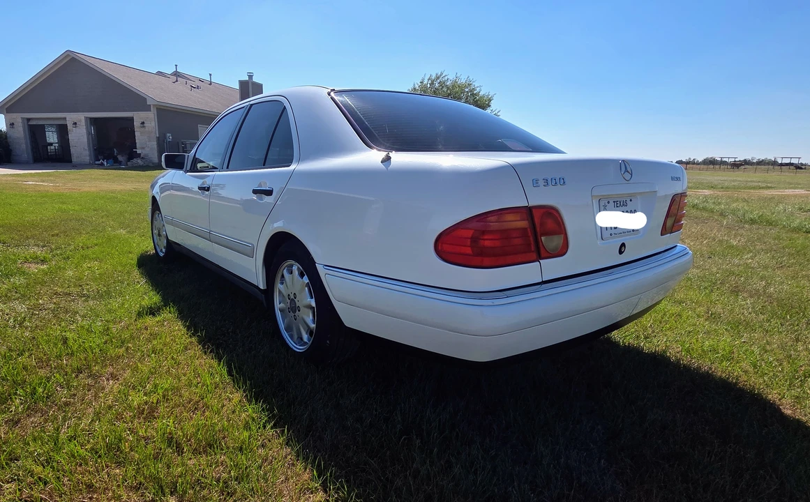 1996 Mercedes-Benz W124 E-Class - Image 5 of 31