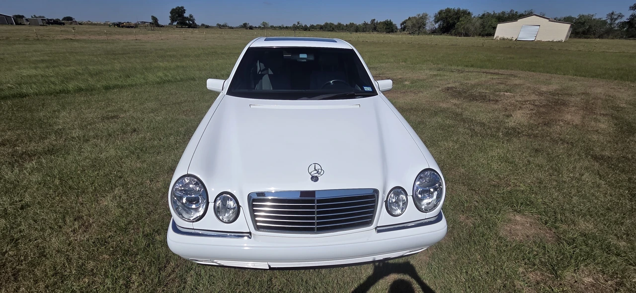 1996 Mercedes-Benz W124 E-Class - Image 2 of 31