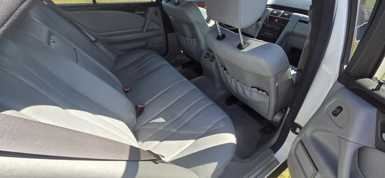 1996 Mercedes-Benz W124 E-Class - Image 27 of 31