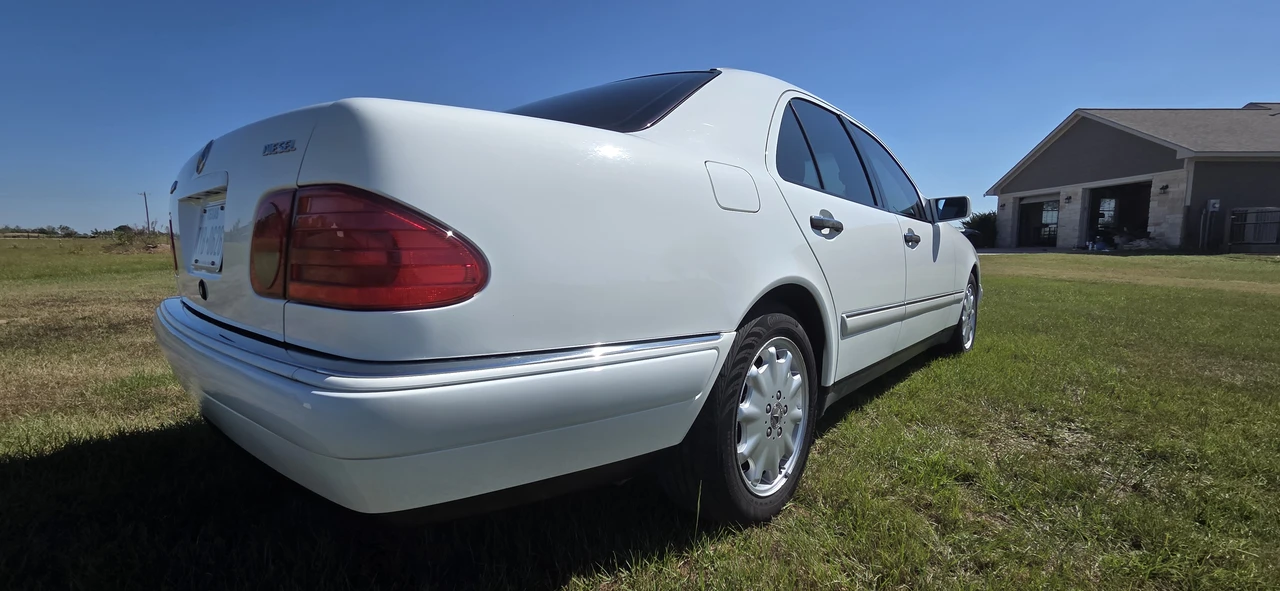 1996 Mercedes-Benz W124 E-Class - Image 19 of 31
