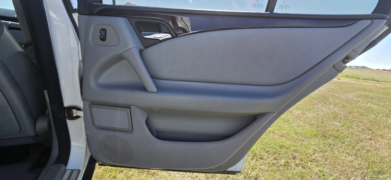 1996 Mercedes-Benz W124 E-Class - Image 28 of 31