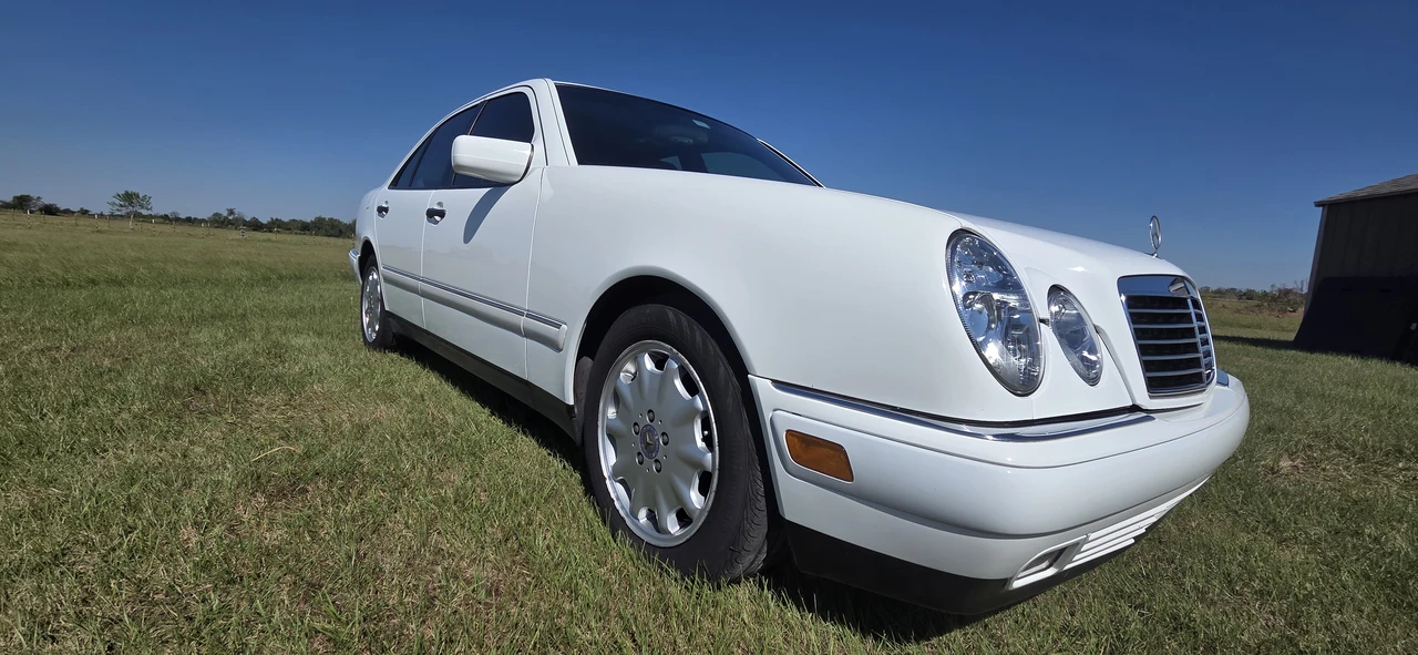 1996 Mercedes-Benz W124 E-Class - Image 9 of 31