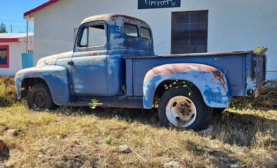 International Harvester Pickup - Image 3 of 9