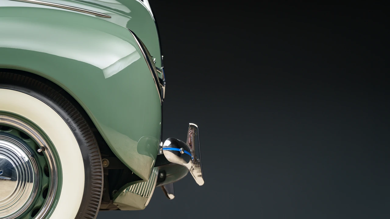 1939 Ford Standard & Deluxe & Super Deluxe - Image 21 of 31