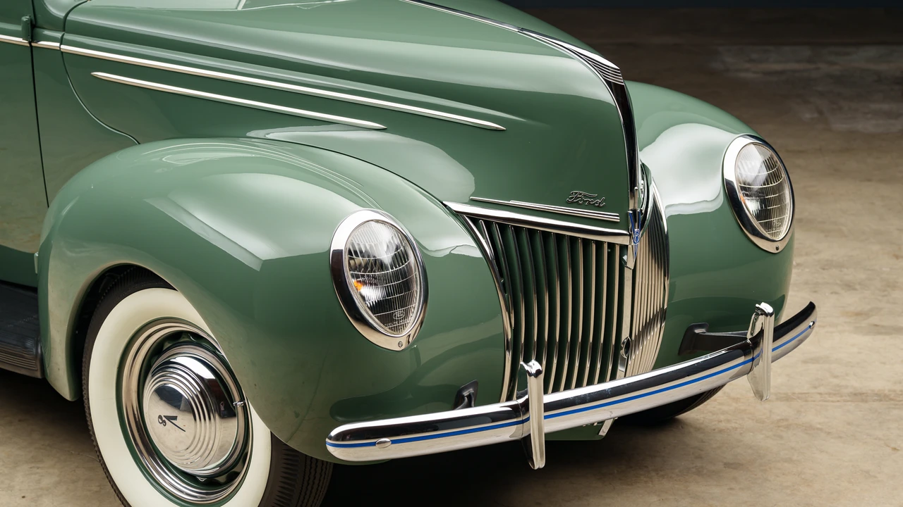 1939 Ford Standard & Deluxe & Super Deluxe - Image 29 of 31