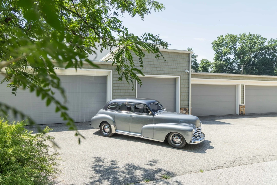 1948 Chevrolet Stylemaster & Fleetmaster & Fleetline - Image 10 of 31