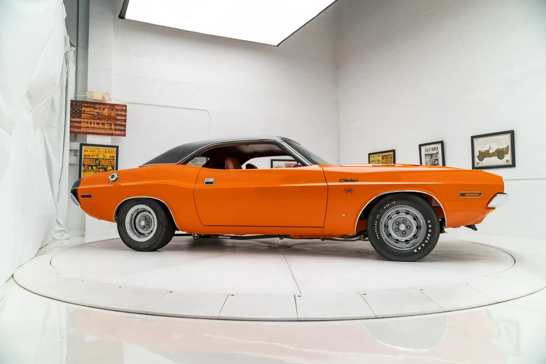 1970 Dodge Challenger Hemi 1st Gen - Image 24 of 31