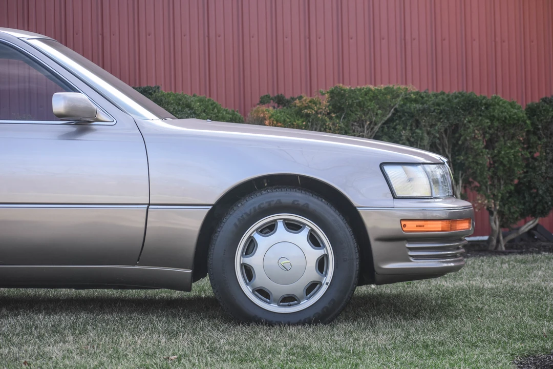 1994 Lexus LS 1st Gen - Image 18 of 31