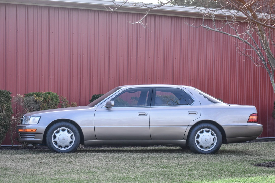 1994 Lexus LS 1st Gen - Image 9 of 31