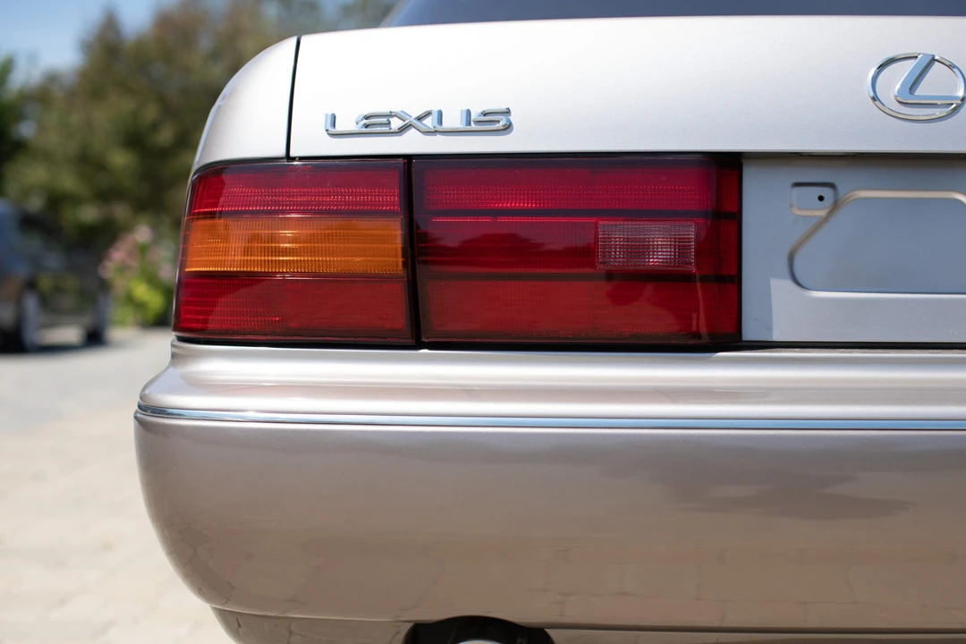 1994 Lexus LS 1st Gen - Image 16 of 31