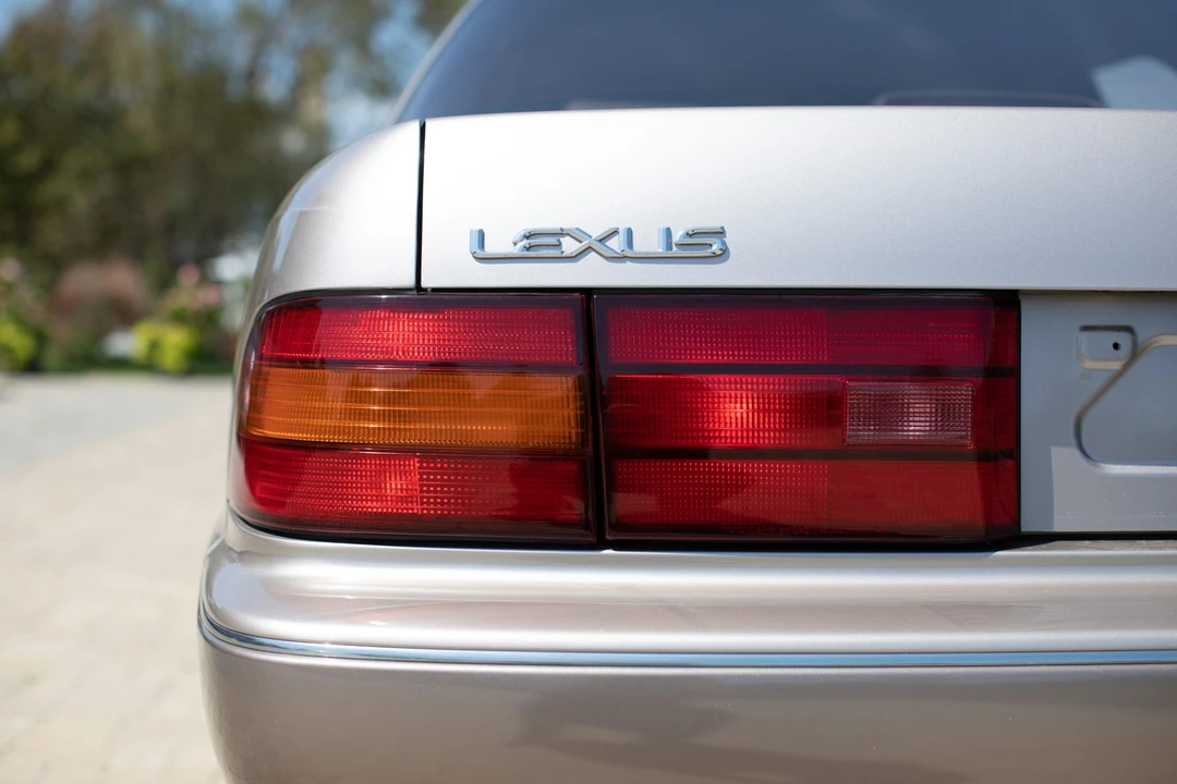 1994 Lexus LS 1st Gen - Image 17 of 31