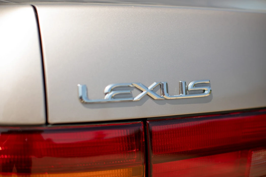 1994 Lexus LS 1st Gen - Image 18 of 31